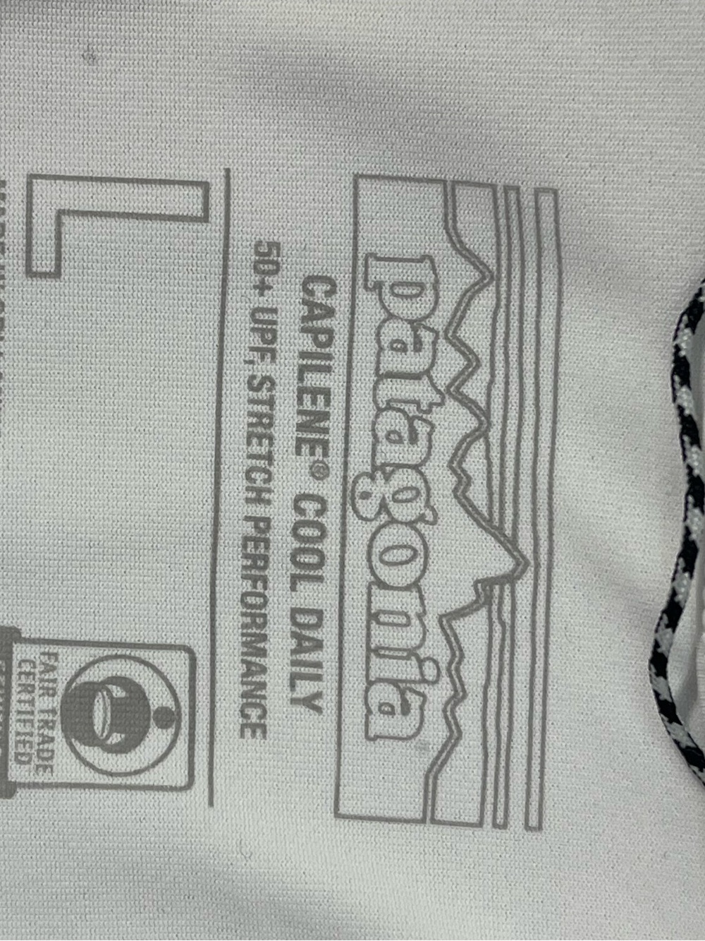 Patagonia White Short Sleeve Tee “Capilene Cool Daily” w/mountains logo - Picture 5 of 7